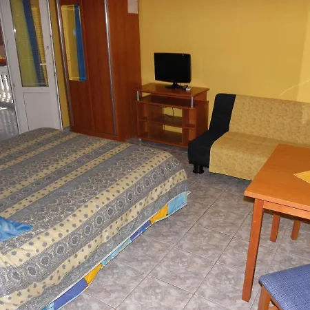 Apartments Gorda - 50M From Beach *